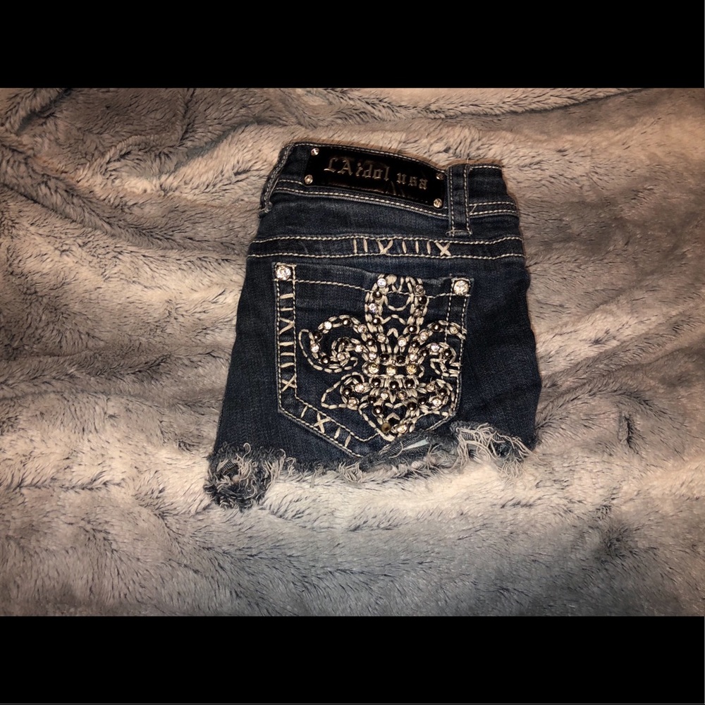 La idol Jean shorts